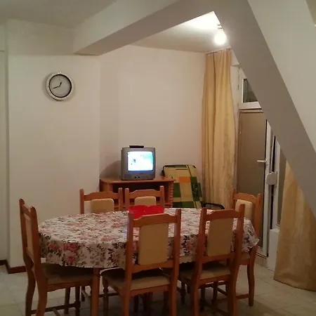 Four Apartmán